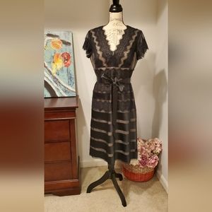 JS Collection Women's Black Satin/Lace Tiered,Cap Sleeves V-neck Size 12.